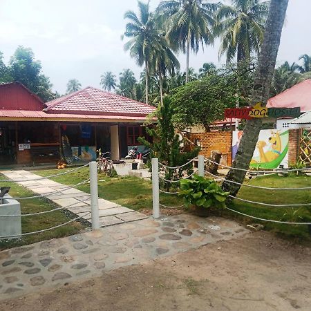 Salty Dog Hostel Telukdalem Exterior foto